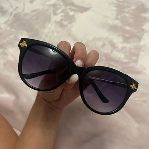 Gorgeous GG signature honey bee sunglasses